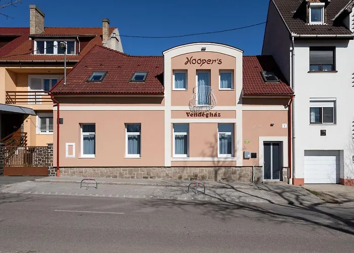 Hooper's Vendeghaz Гостьовий будинок 3*