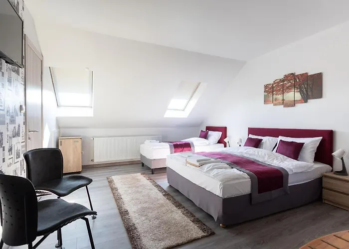 Hooper's Vendeghaz Еґер