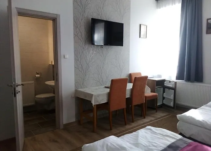 Hooper's Vendeghaz 3*